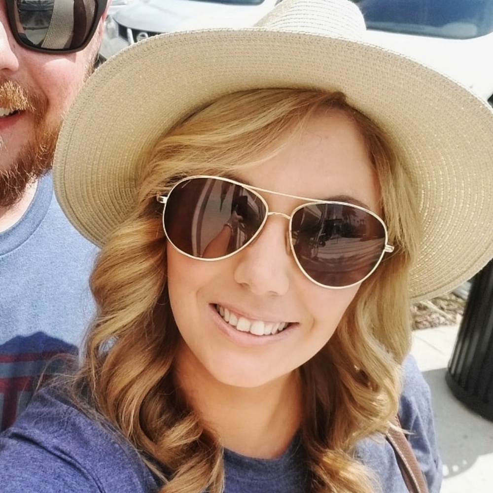 Meet your Posher, Christina